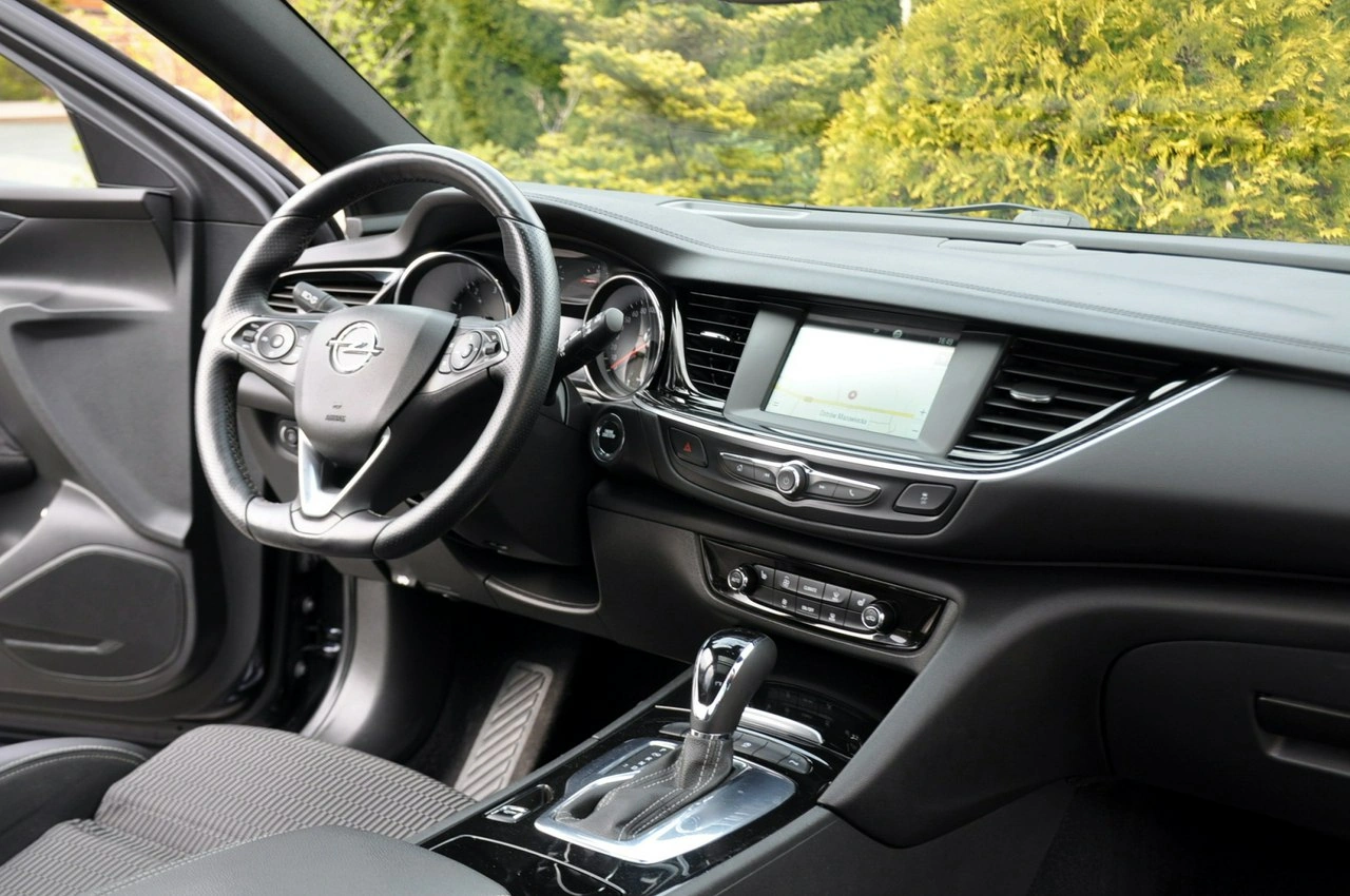 Opel Insignia - Zdjęcie 24