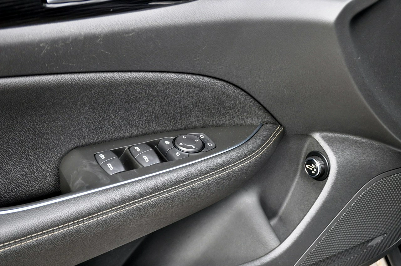 Opel Insignia - Zdjęcie 35