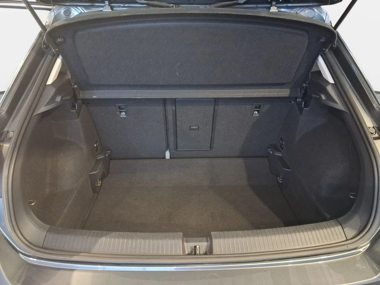 Volkswagen T-Roc - Zdjęcie 13