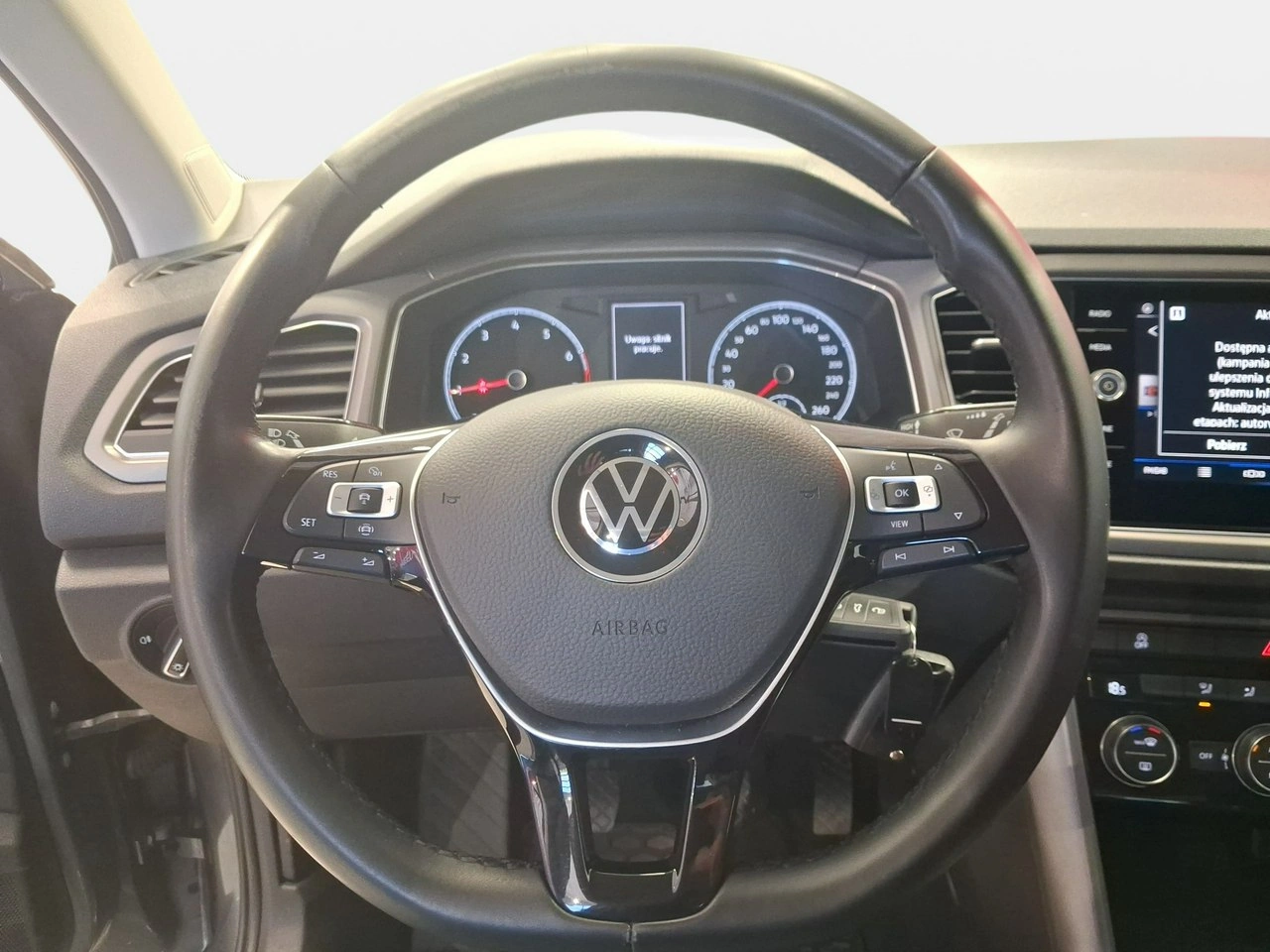 Volkswagen T-Roc - Zdjęcie 17