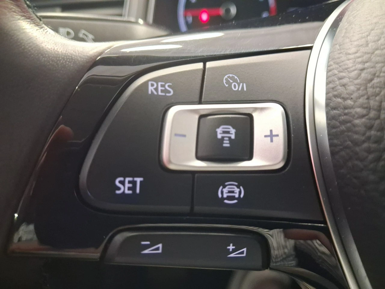 Volkswagen T-Roc - Zdjęcie 18