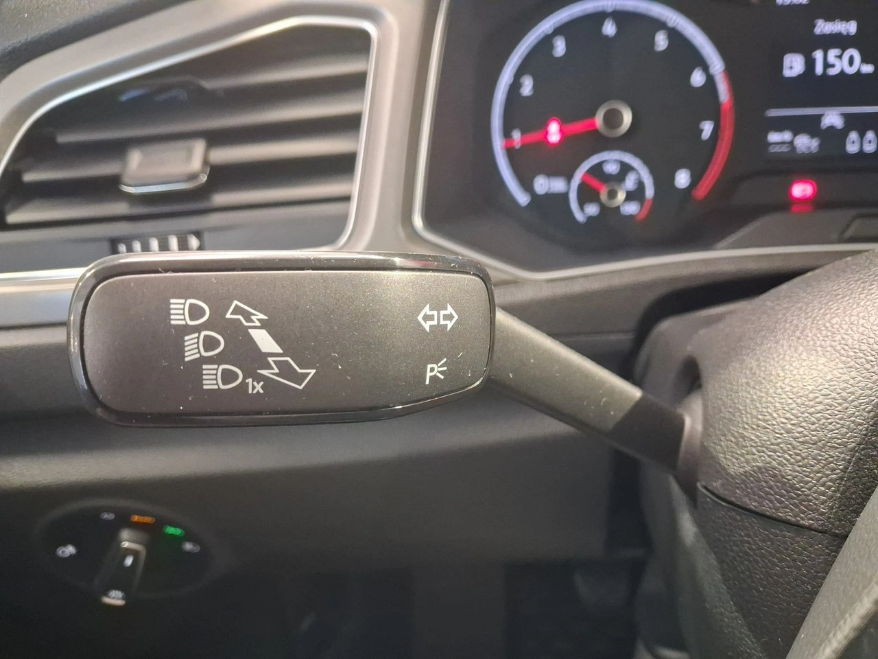 Volkswagen T-Roc - Zdjęcie 20