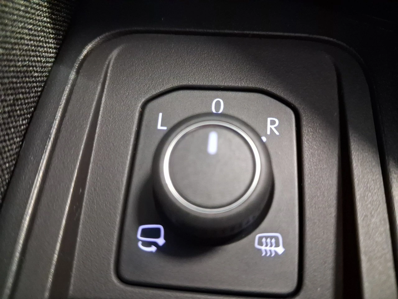 Volkswagen T-Roc - Zdjęcie 36