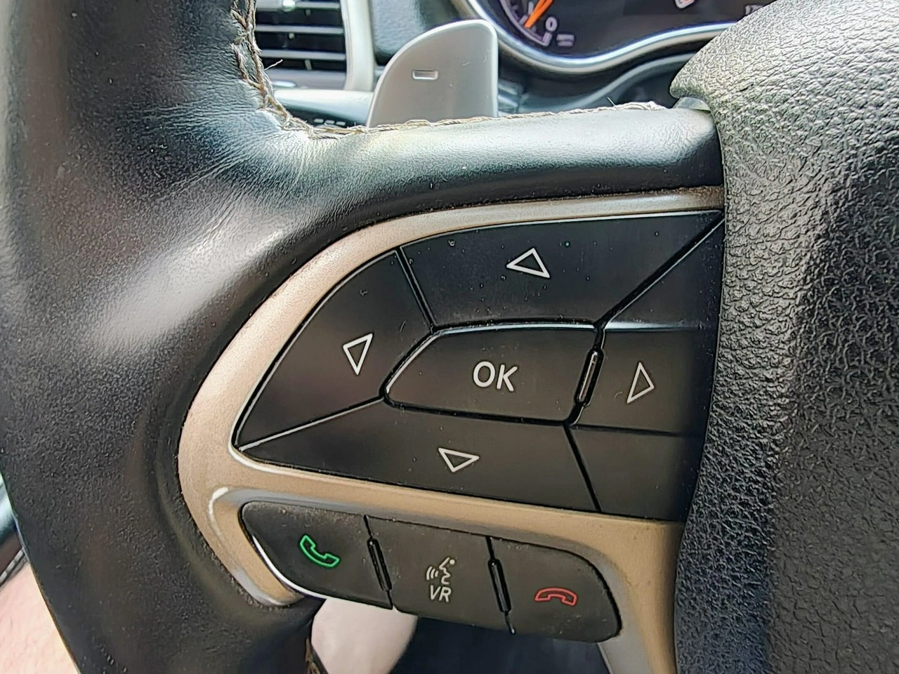 Jeep Grand Cherokee - Zdjęcie 12