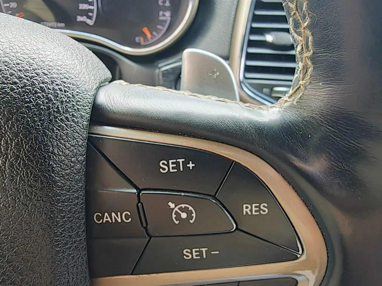 Jeep Grand Cherokee - Zdjęcie 13