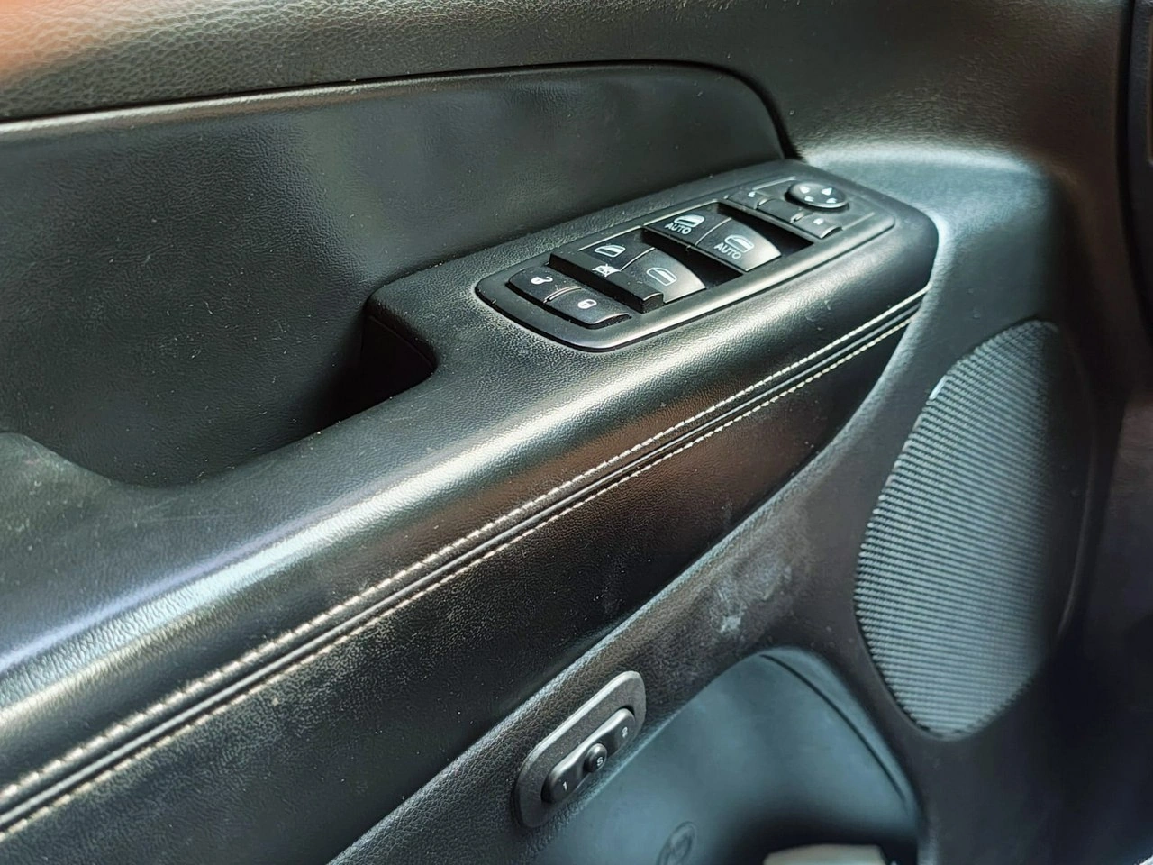 Jeep Grand Cherokee - Zdjęcie 14