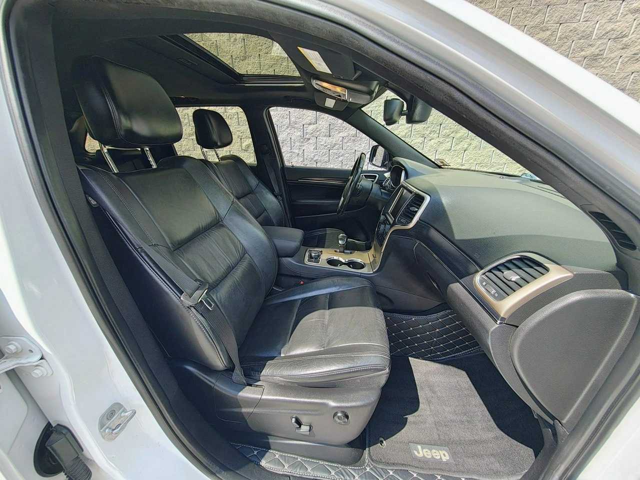 Jeep Grand Cherokee - Zdjęcie 23