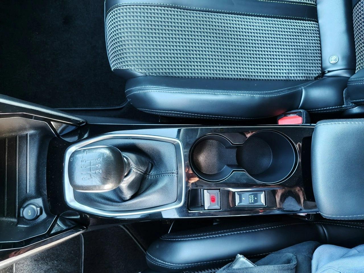 Peugeot 2008 - Zdjęcie 13