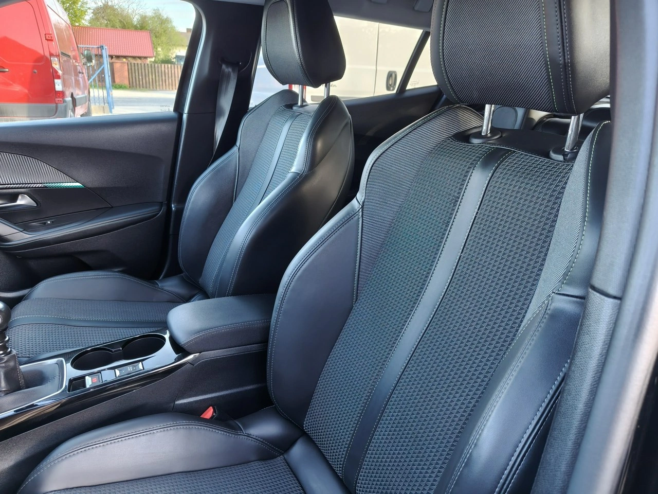 Peugeot 2008 - Zdjęcie 14