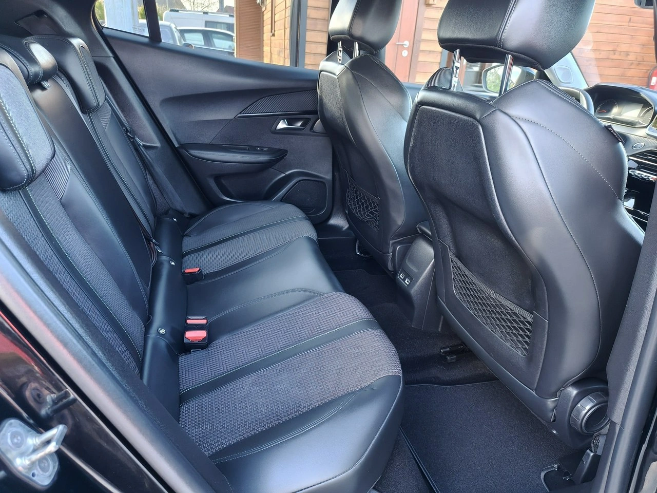 Peugeot 2008 - Zdjęcie 23