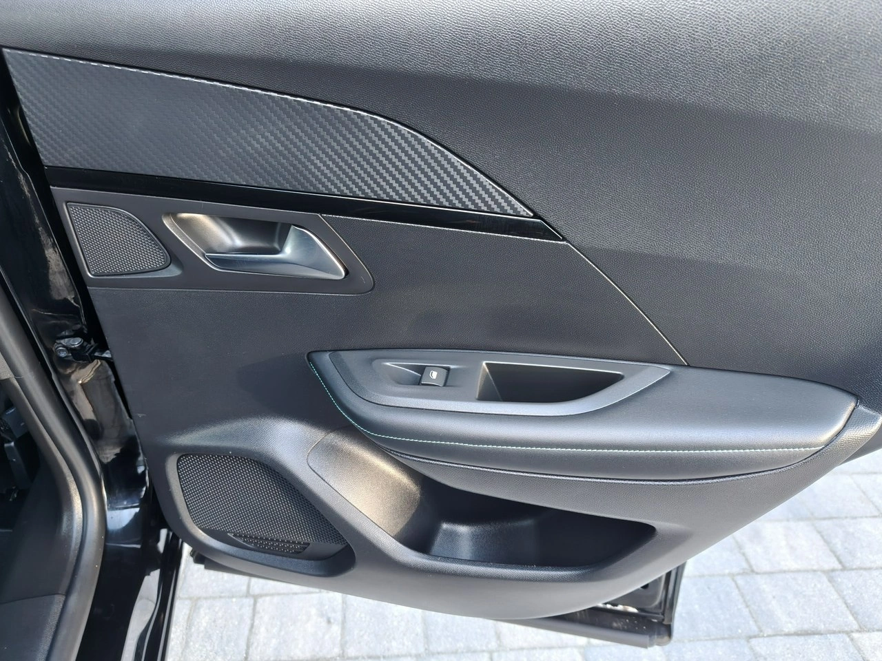 Peugeot 2008 - Zdjęcie 24