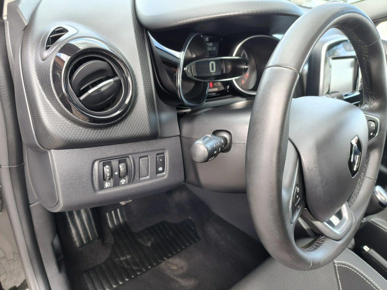 Renault Clio - Zdjęcie 12