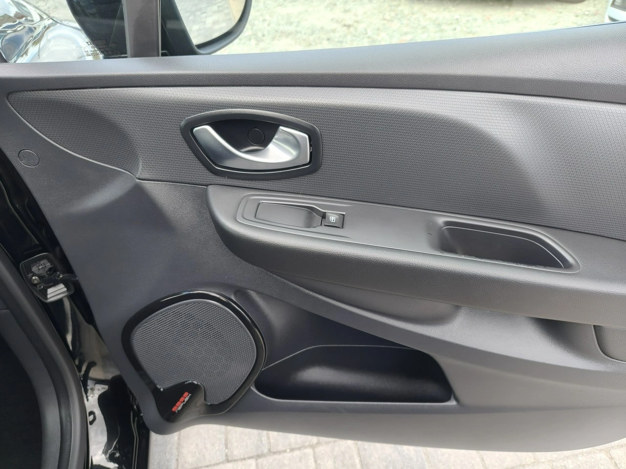 Renault Clio - Zdjęcie 21