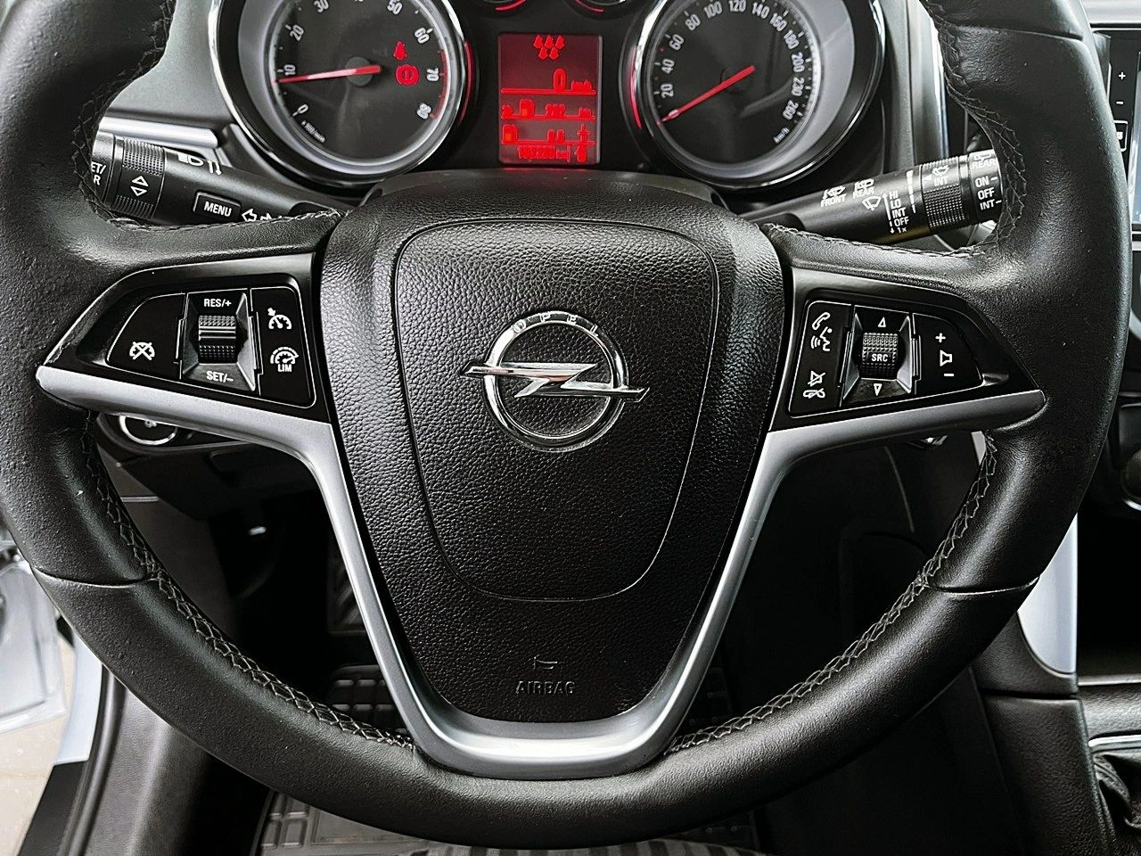 Opel Zafira - Zdjęcie 17