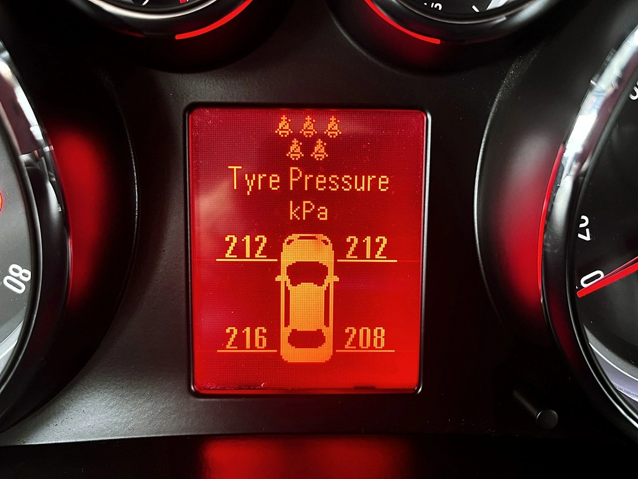 Opel Zafira - Zdjęcie 39