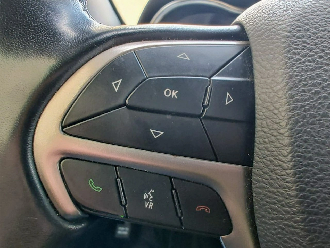 Jeep Grand Cherokee - Zdjęcie 13