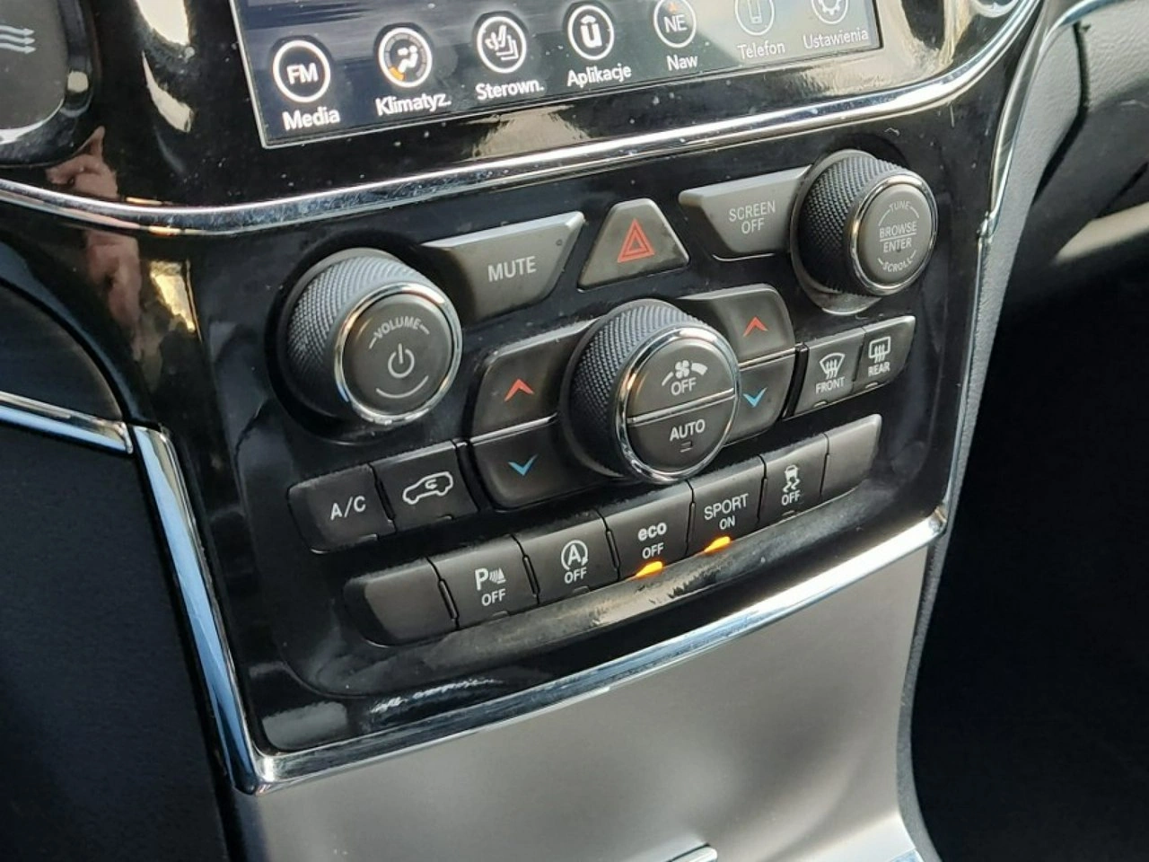 Jeep Grand Cherokee - Zdjęcie 17