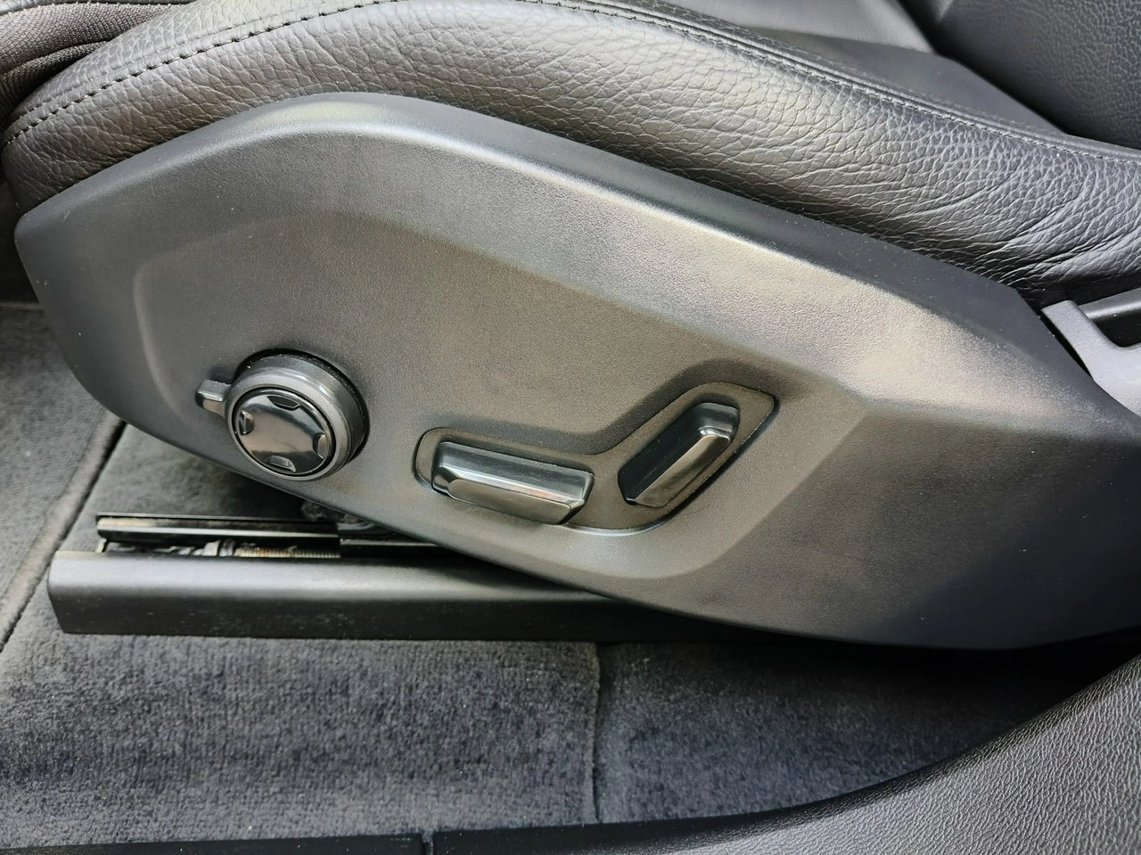 Volvo XC 60 - Zdjęcie 22