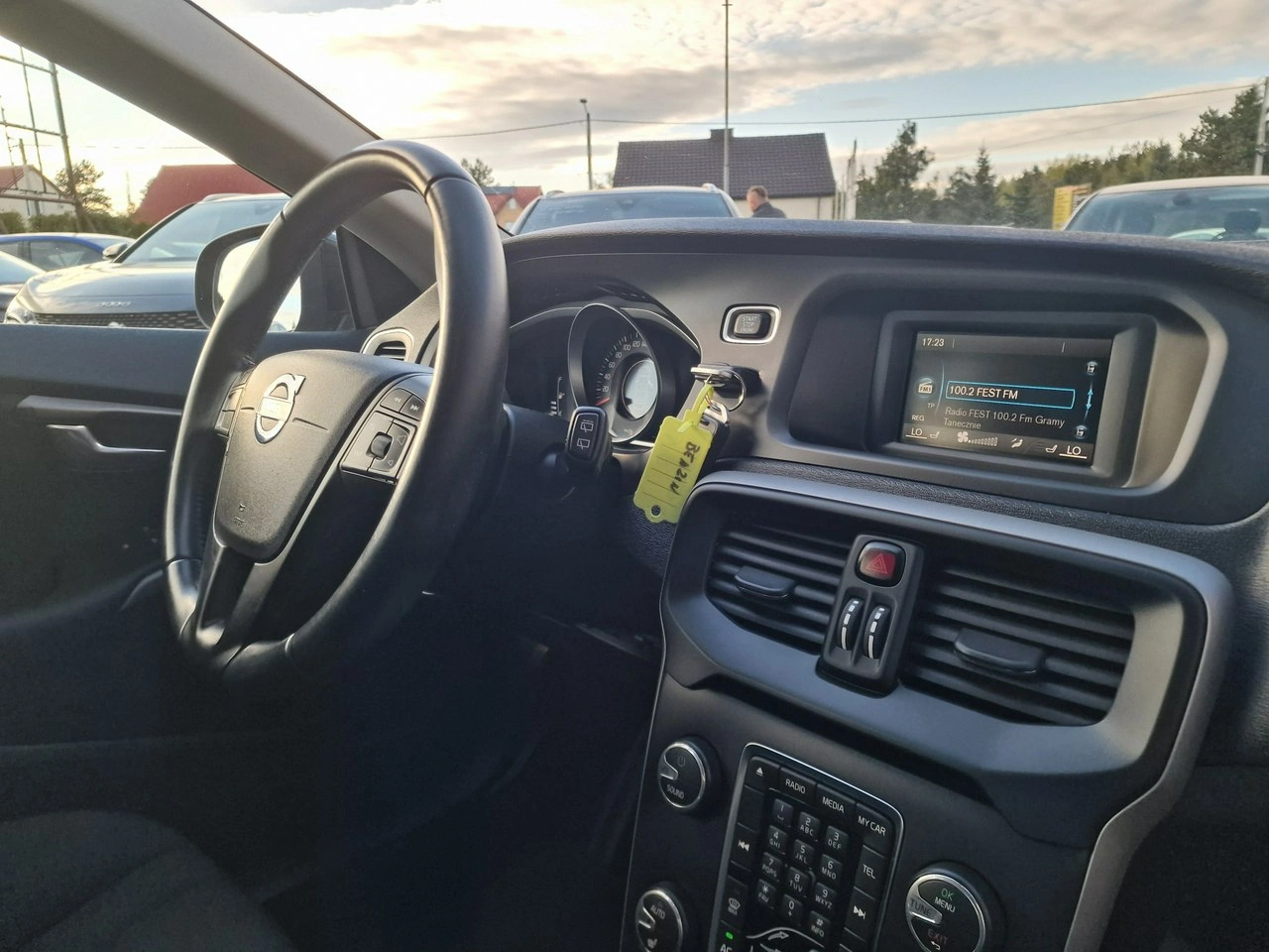 Volvo V40 - Zdjęcie 21