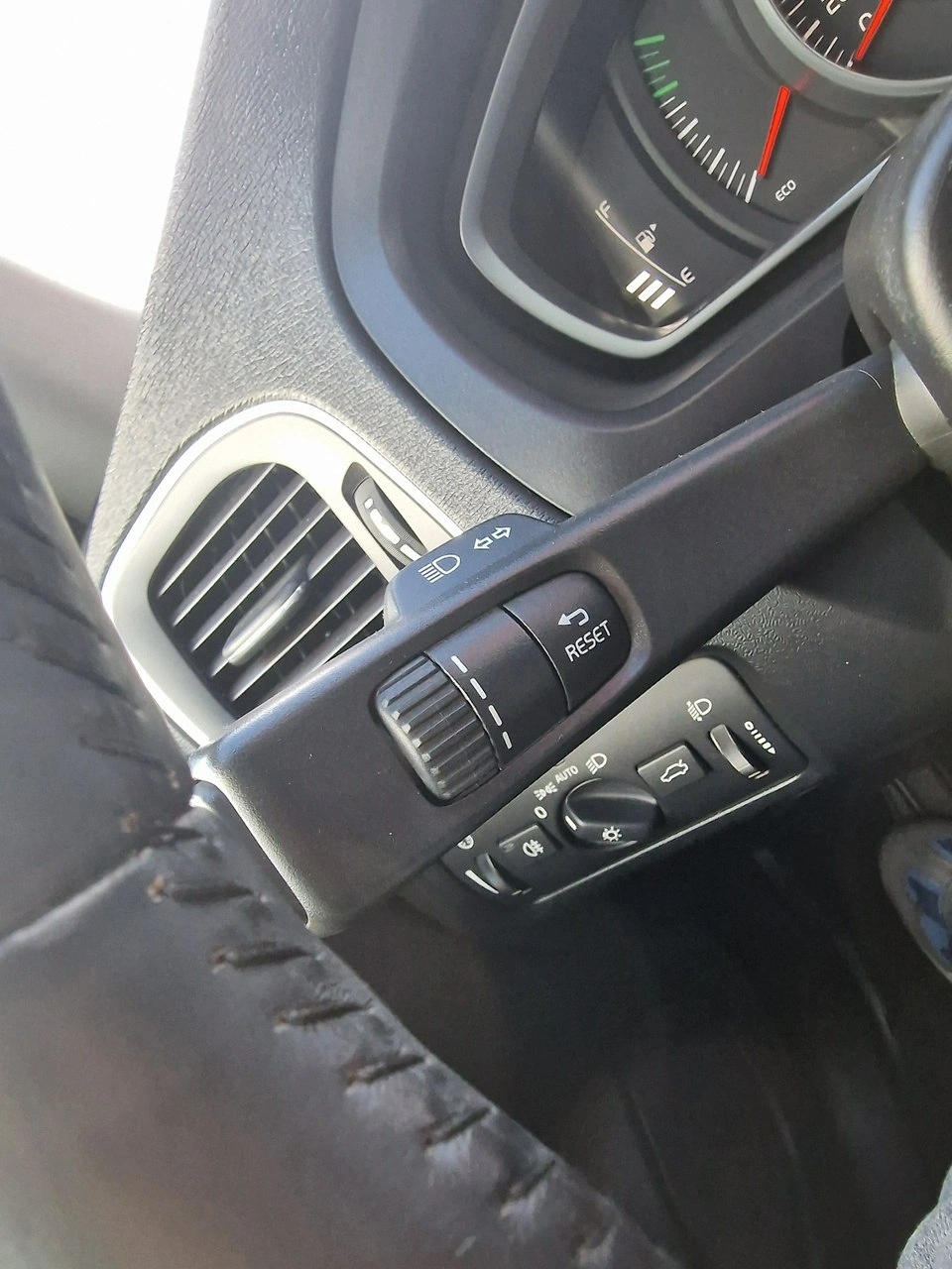 Volvo V40 - Zdjęcie 28