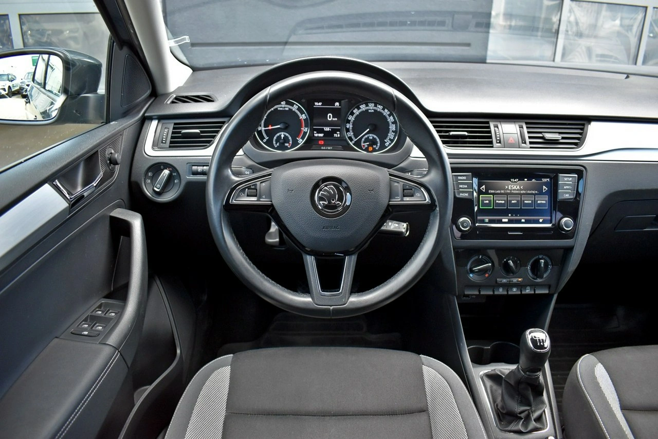 Skoda RAPID - Zdjęcie 12