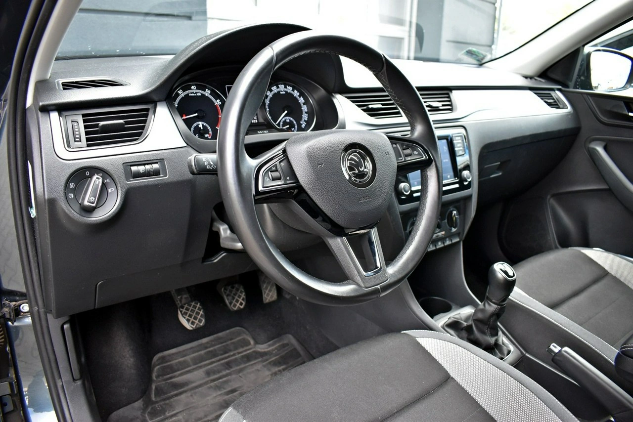Skoda RAPID - Zdjęcie 8