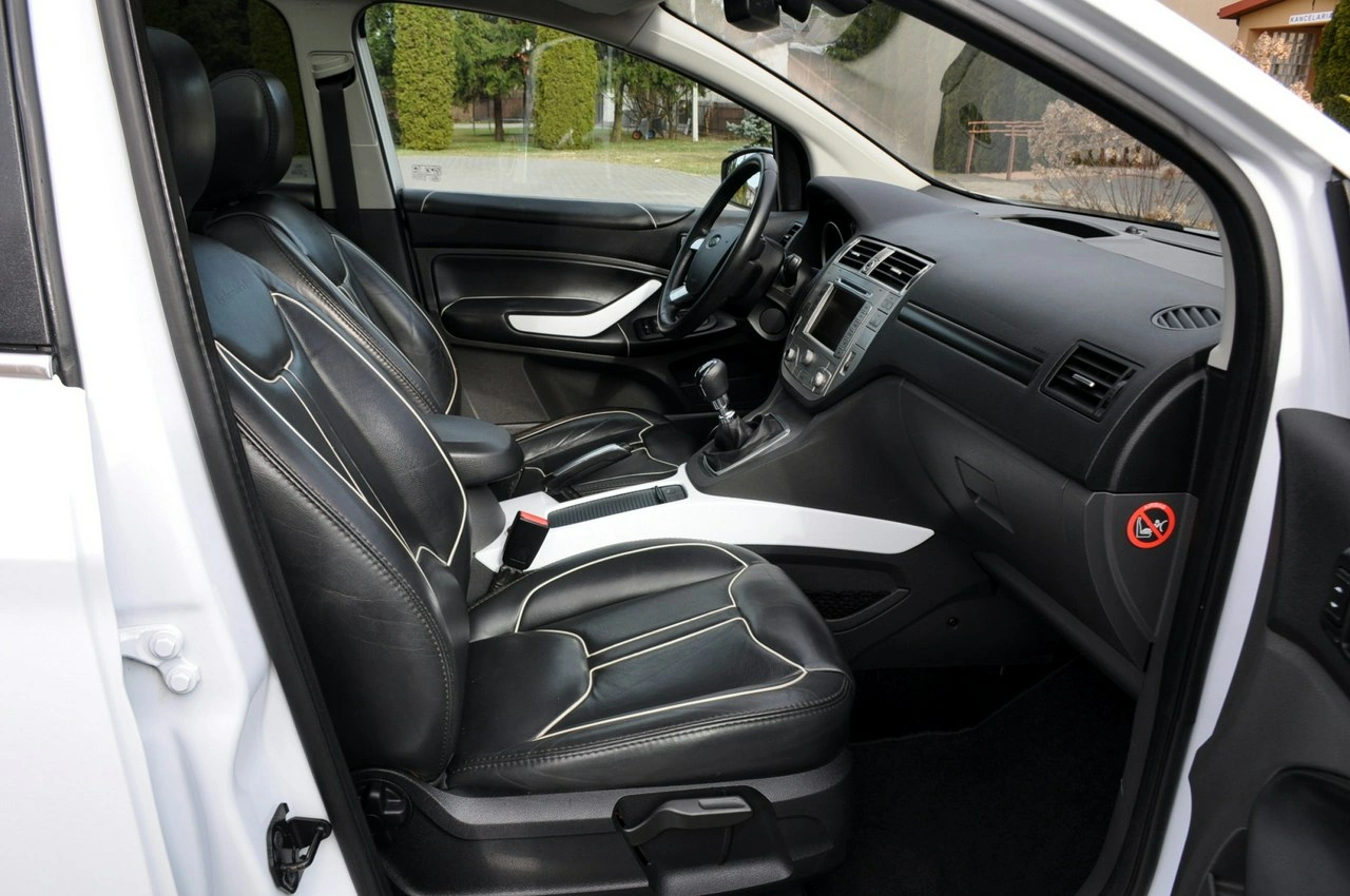 Ford Kuga - Zdjęcie 15