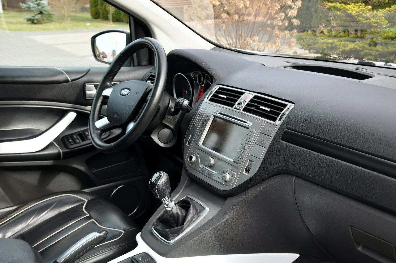Ford Kuga - Zdjęcie 16