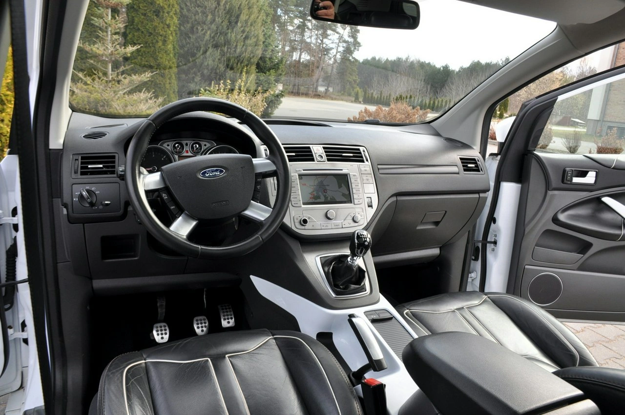 Ford Kuga - Zdjęcie 28