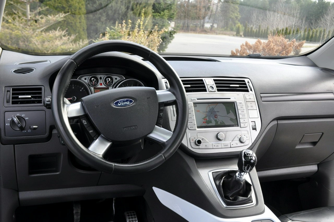 Ford Kuga - Zdjęcie 29