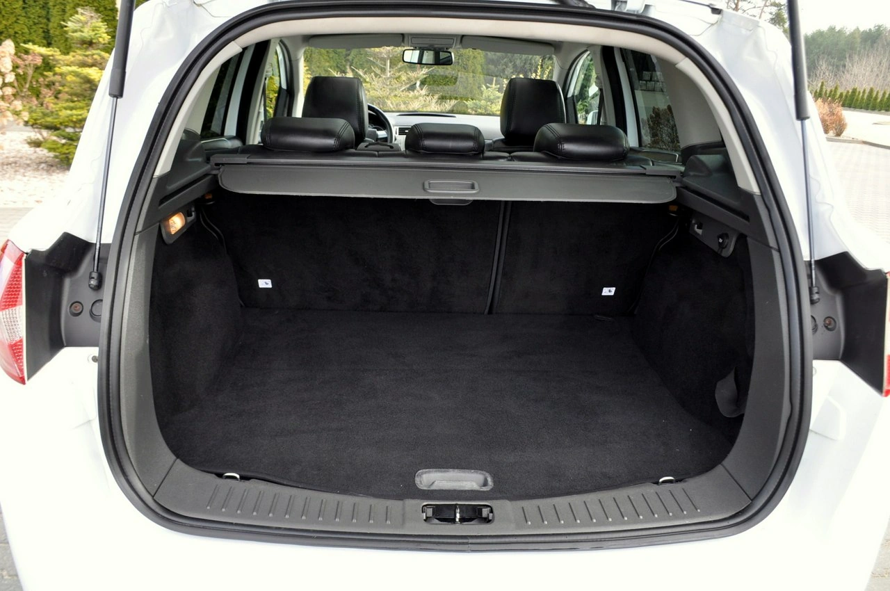 Ford Kuga - Zdjęcie 38