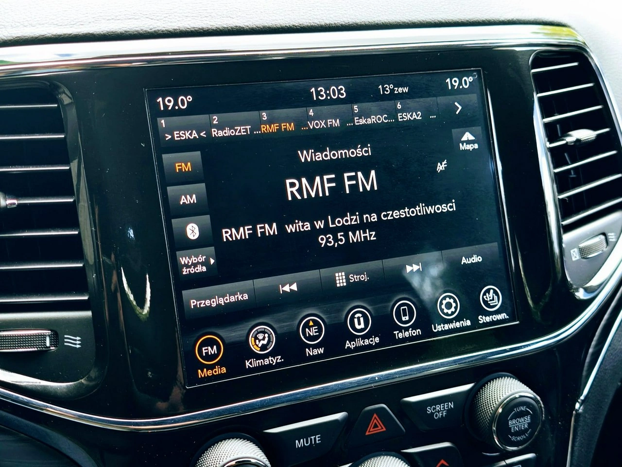 Jeep Grand Cherokee - Zdjęcie 34