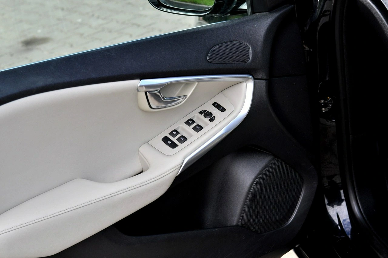 Volvo V40 - Zdjęcie 11