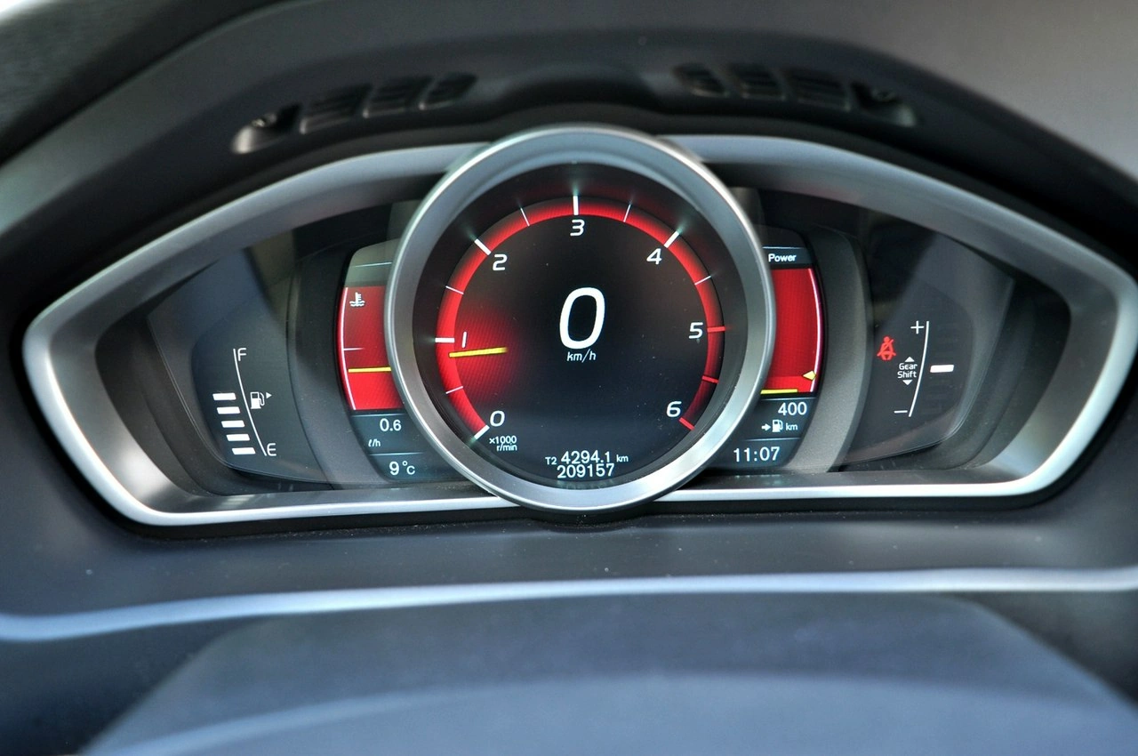 Volvo V40 - Zdjęcie 22