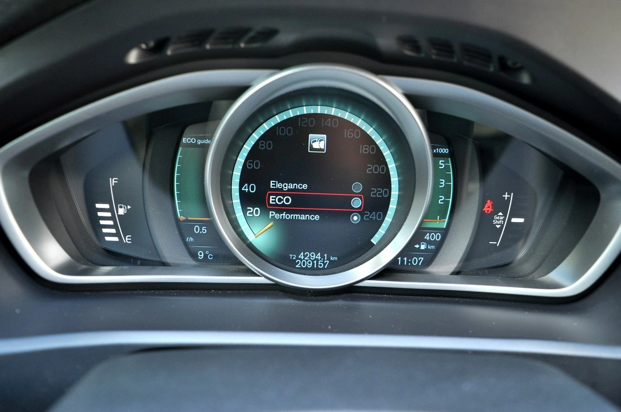 Volvo V40 - Zdjęcie 24