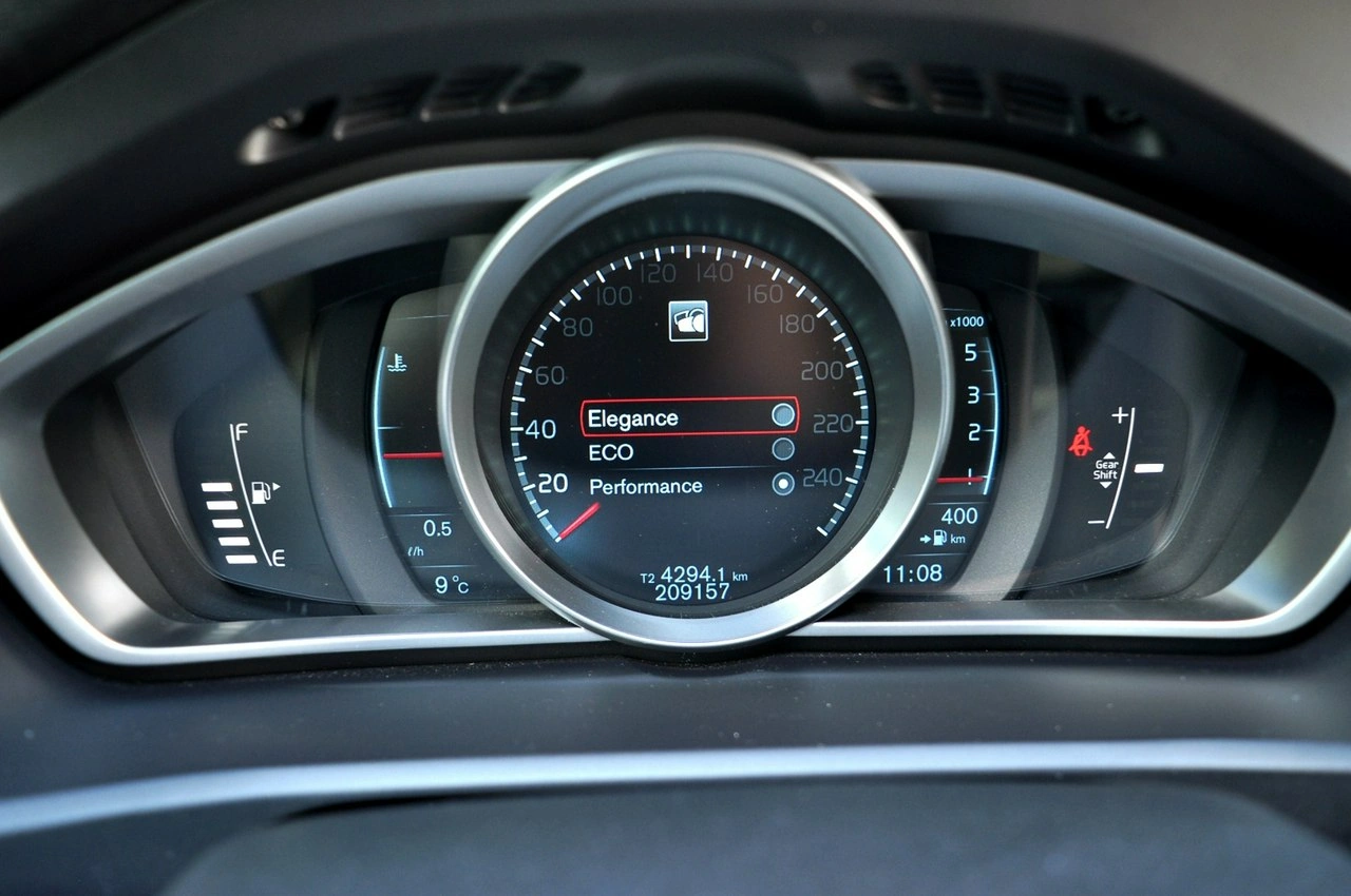 Volvo V40 - Zdjęcie 25