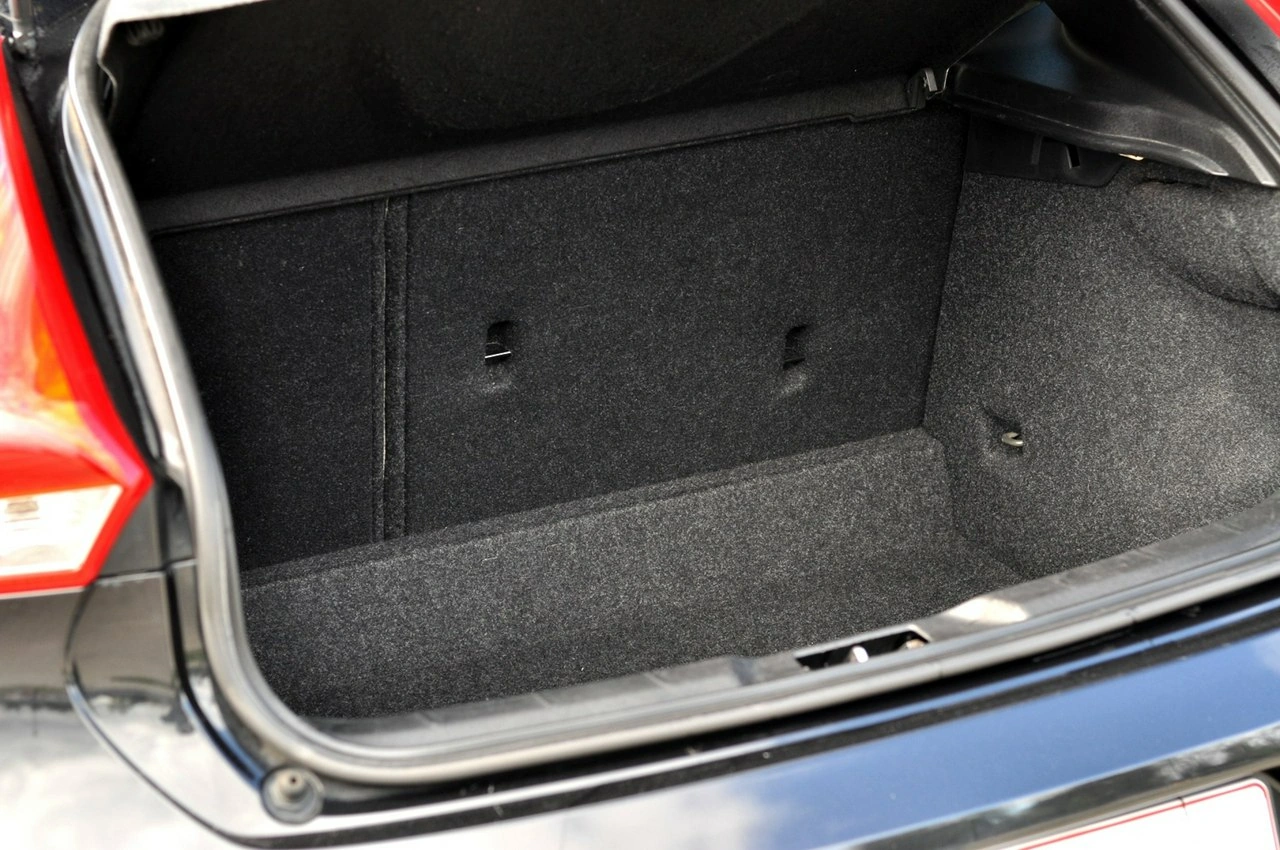 Volvo V40 - Zdjęcie 28