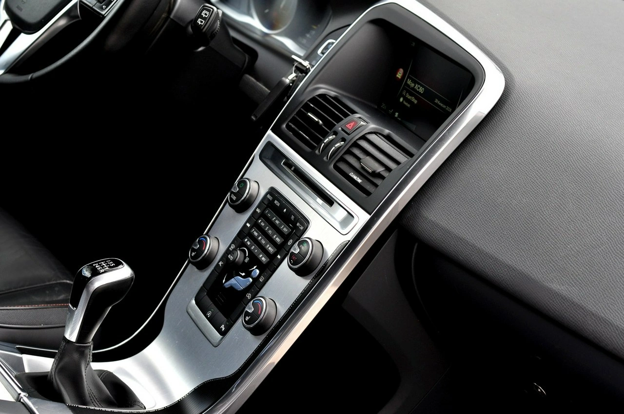 Volvo XC 60 - Zdjęcie 16
