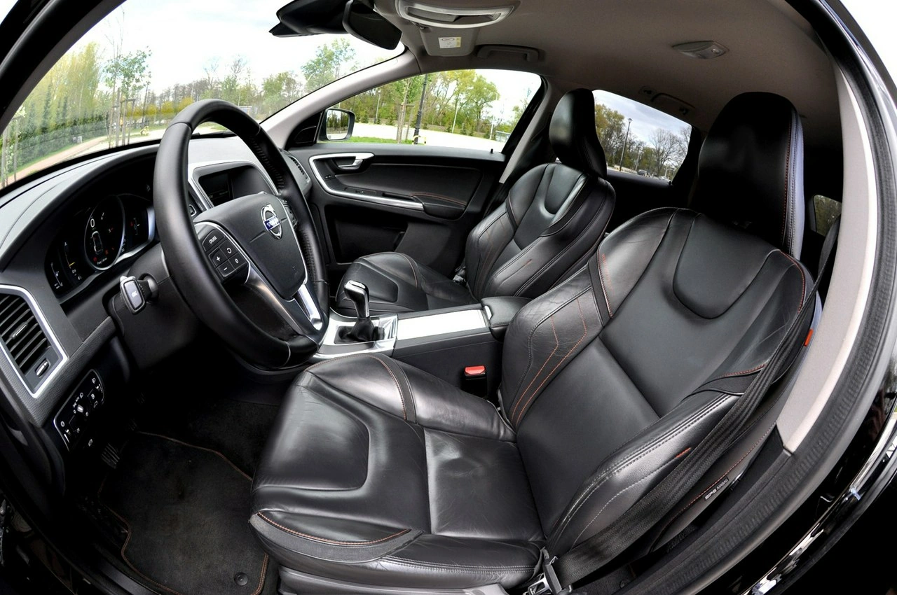 Volvo XC 60 - Zdjęcie 8