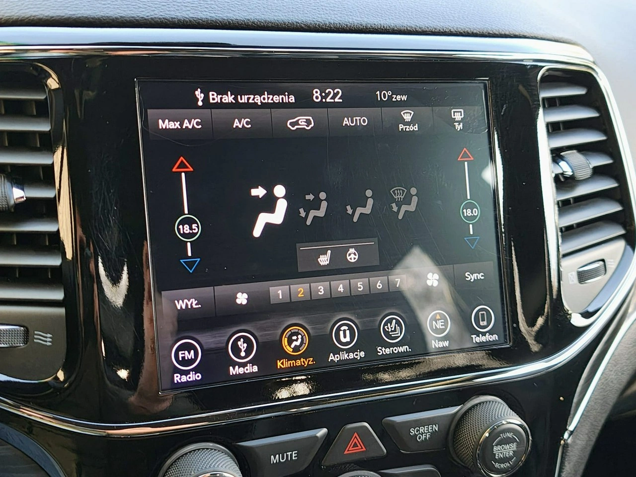 Jeep Grand Cherokee - Zdjęcie 19