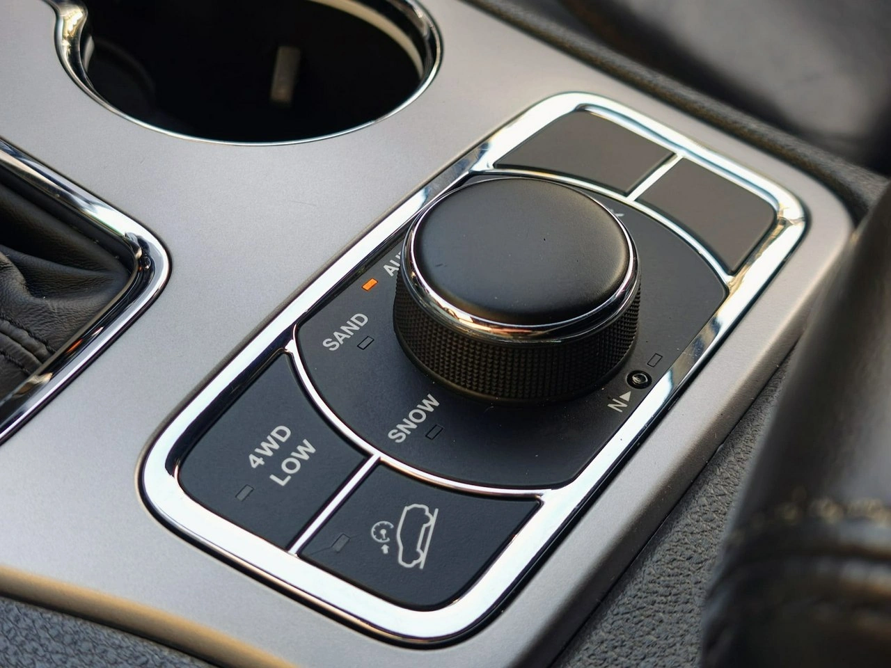 Jeep Grand Cherokee - Zdjęcie 27