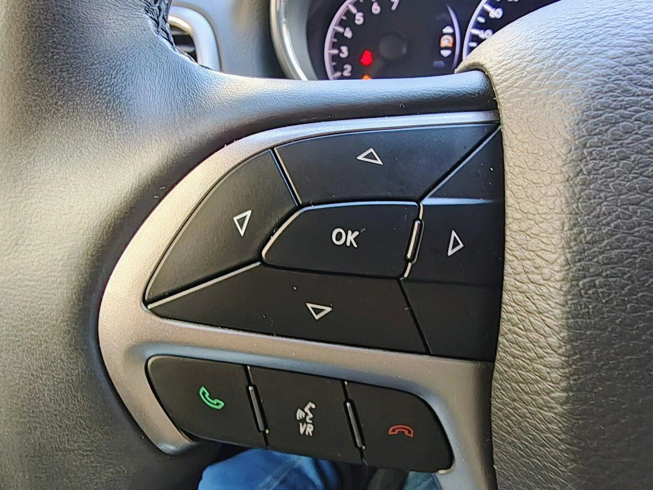 Jeep Grand Cherokee - Zdjęcie 28