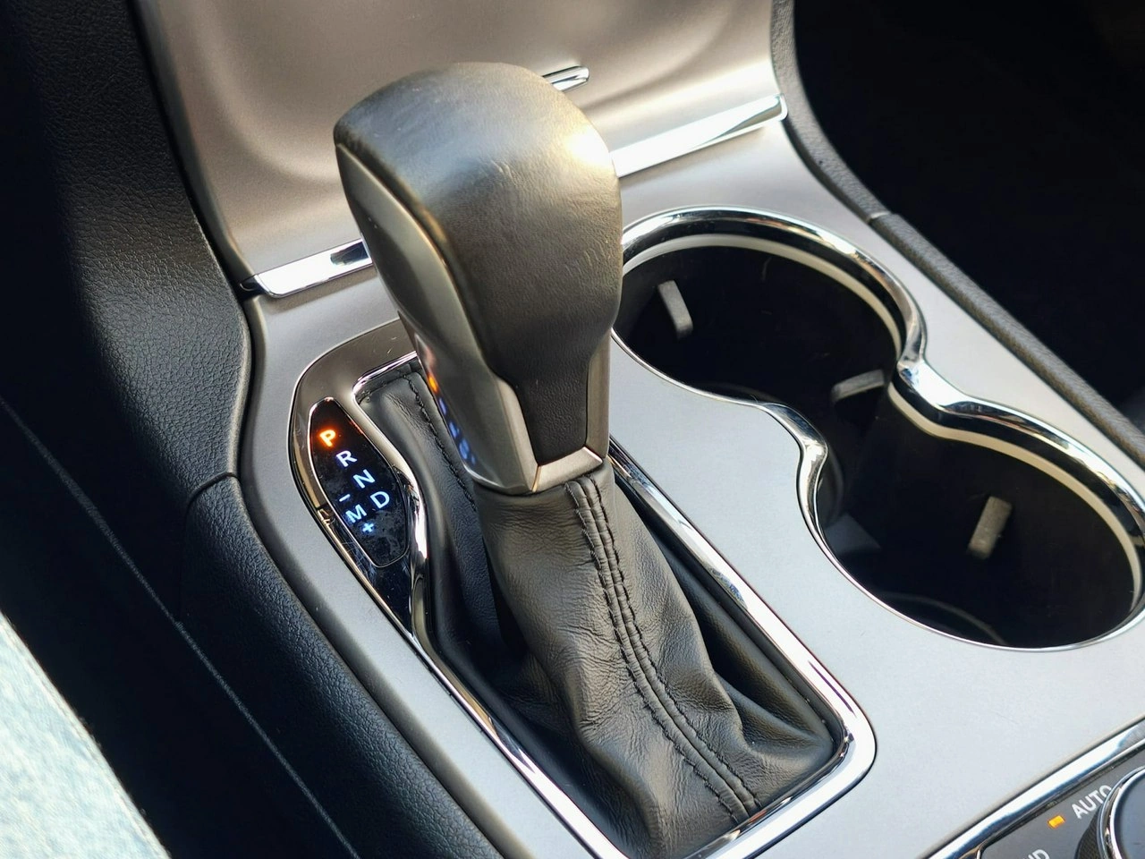 Jeep Grand Cherokee - Zdjęcie 30