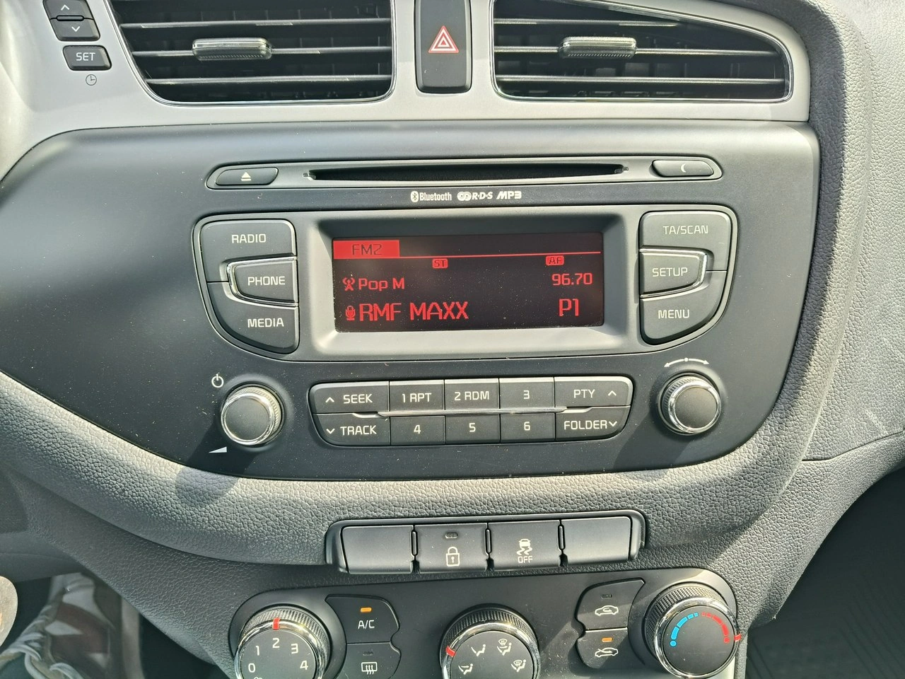 Kia Ceed - Zdjęcie 12