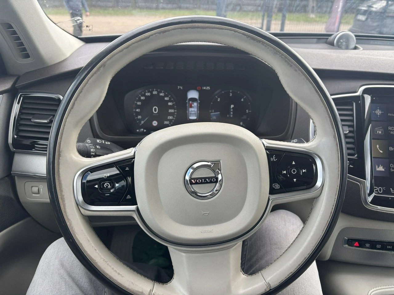 Volvo XC 90 - Zdjęcie 15