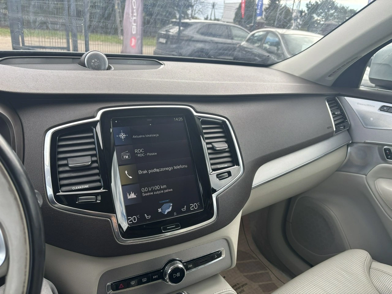 Volvo XC 90 - Zdjęcie 24