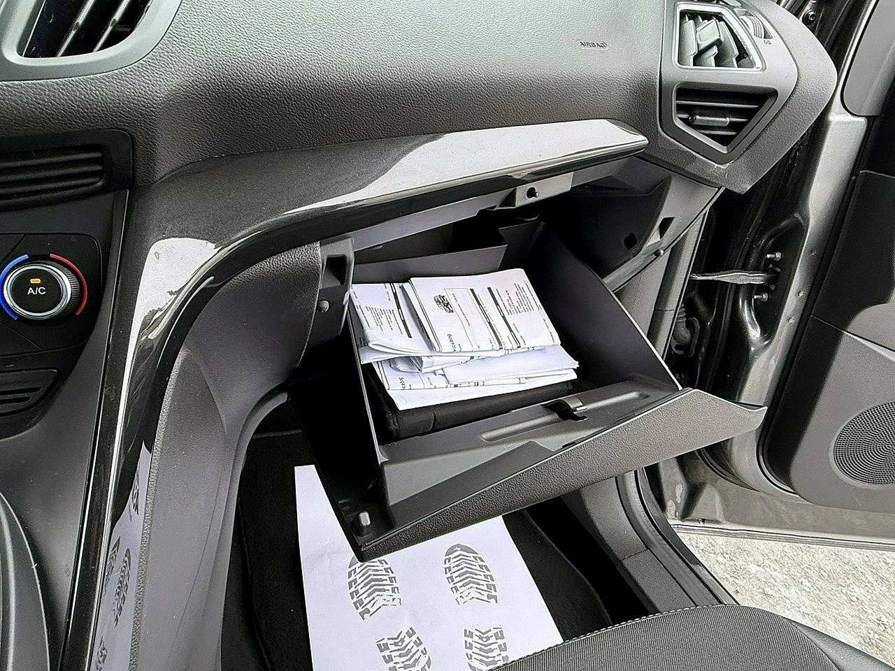 Ford Kuga - Zdjęcie 17