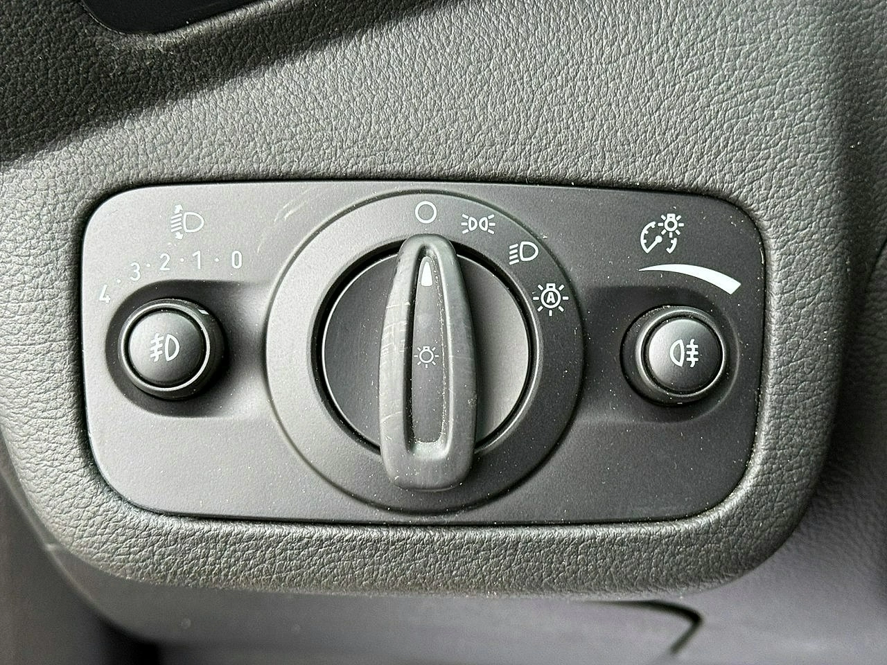 Ford Kuga - Zdjęcie 8