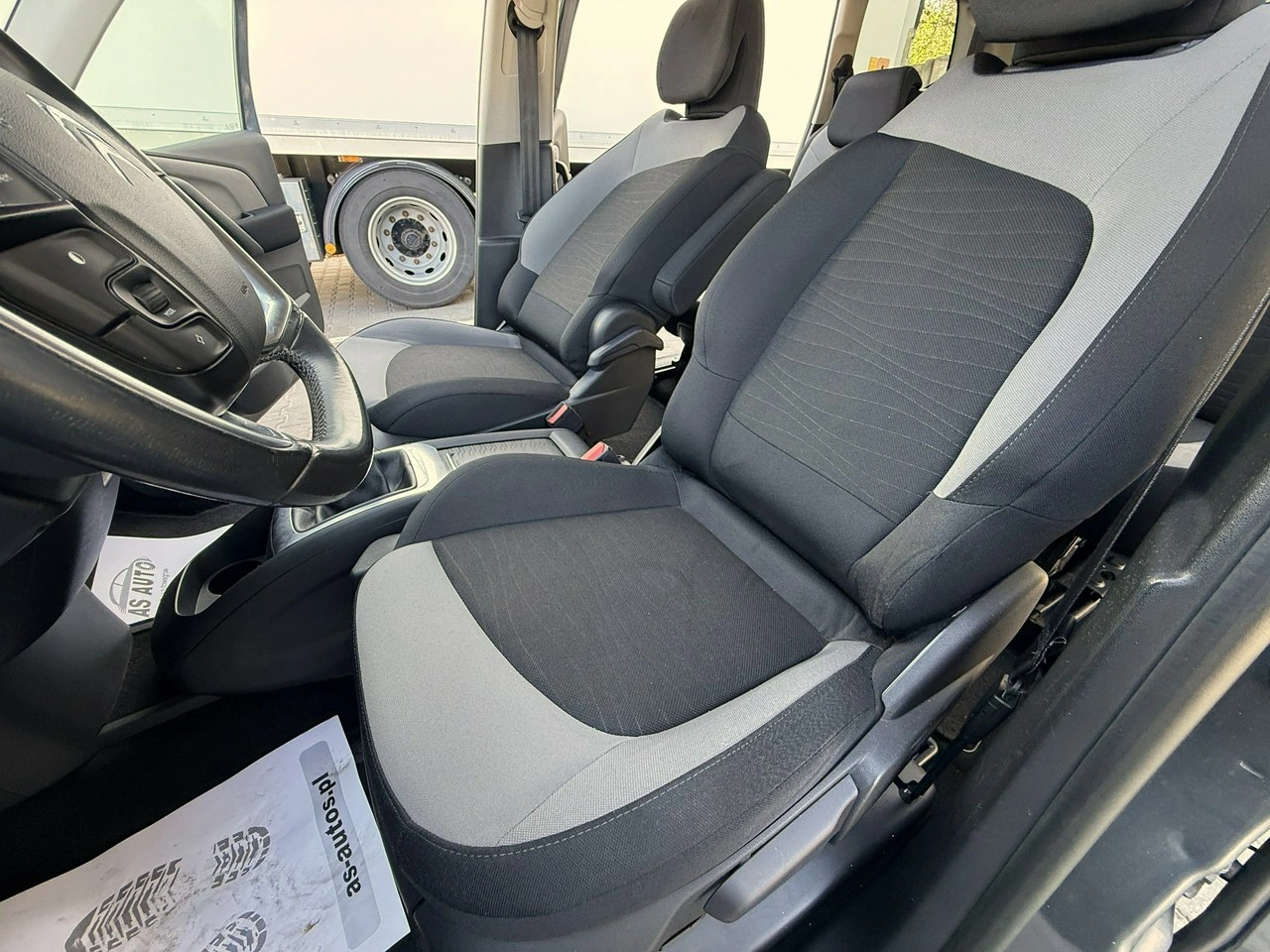 Citroën C4 Grand Picasso - Zdjęcie 17
