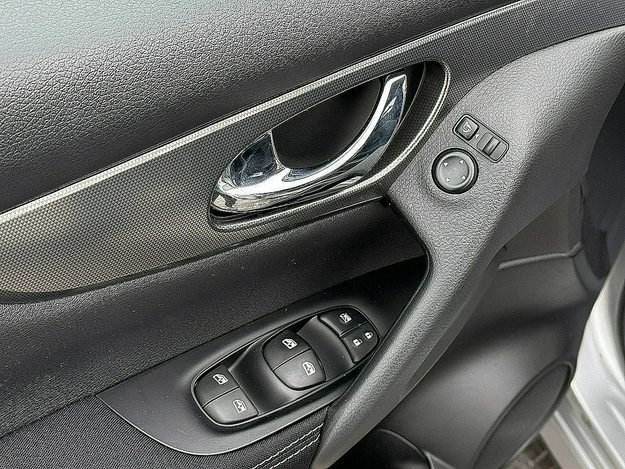 Nissan Qashqai - Zdjęcie 13
